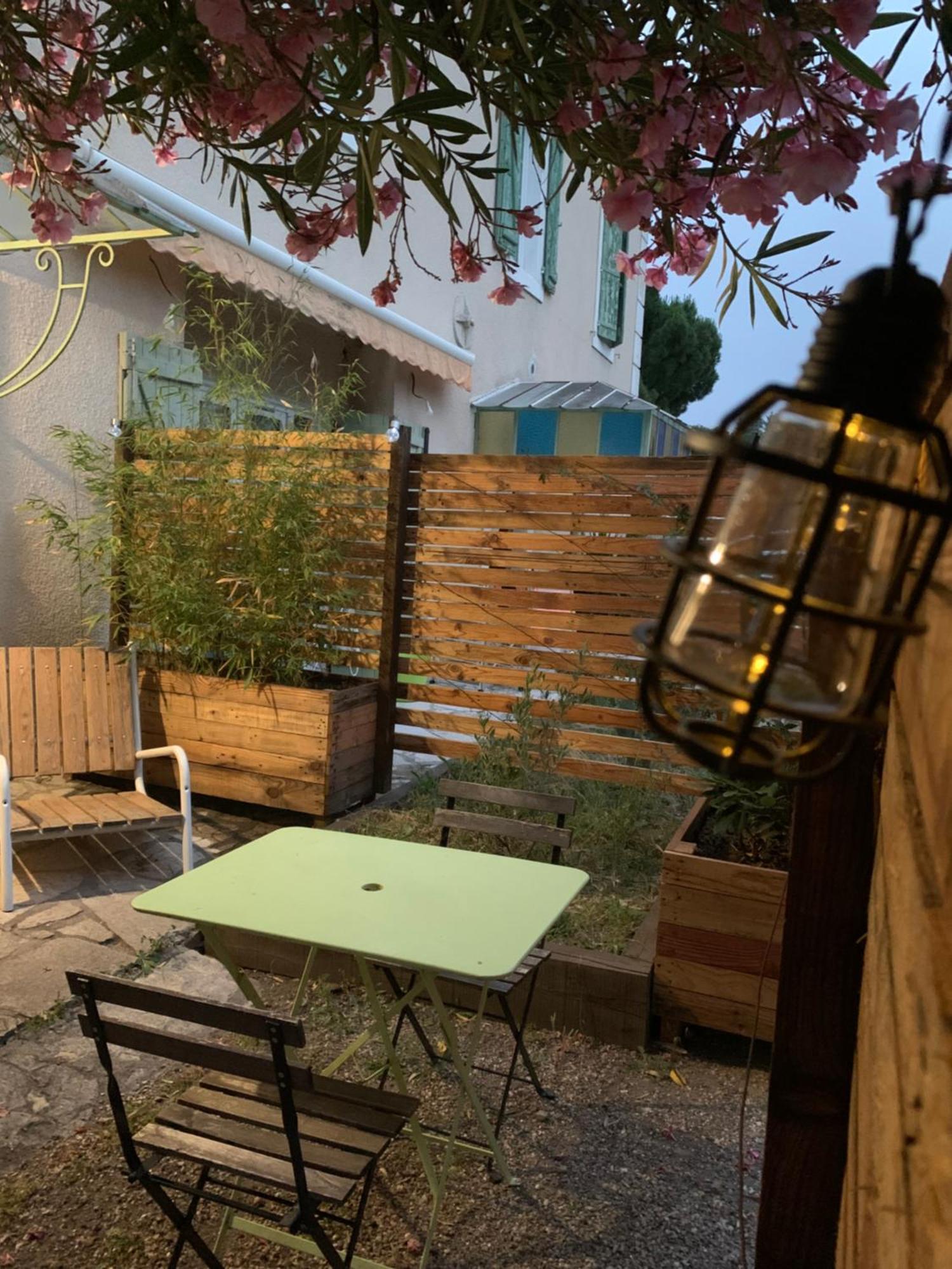 Appartamento Studio Moderne Cozy Ribaute-les-Tavernes Esterno foto